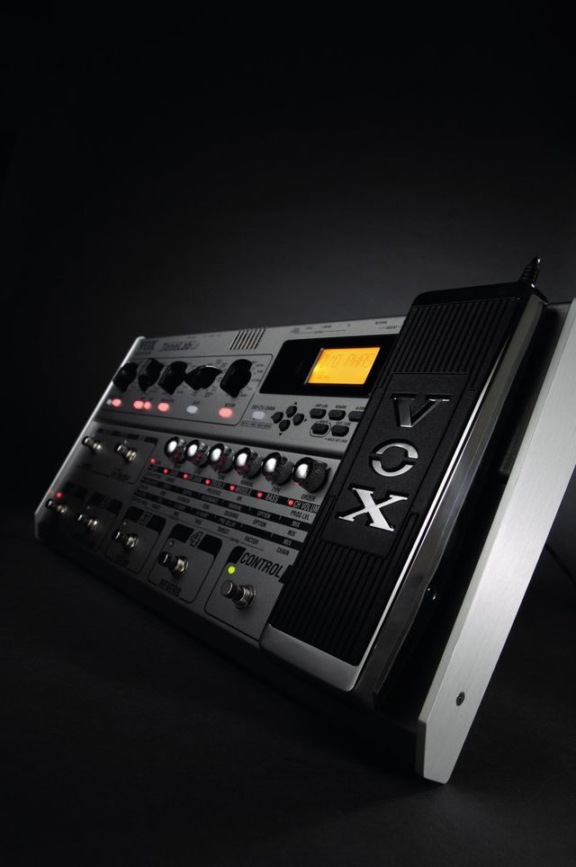 Vox Tonelab LE The LEDs let you know which function a switch is performing.